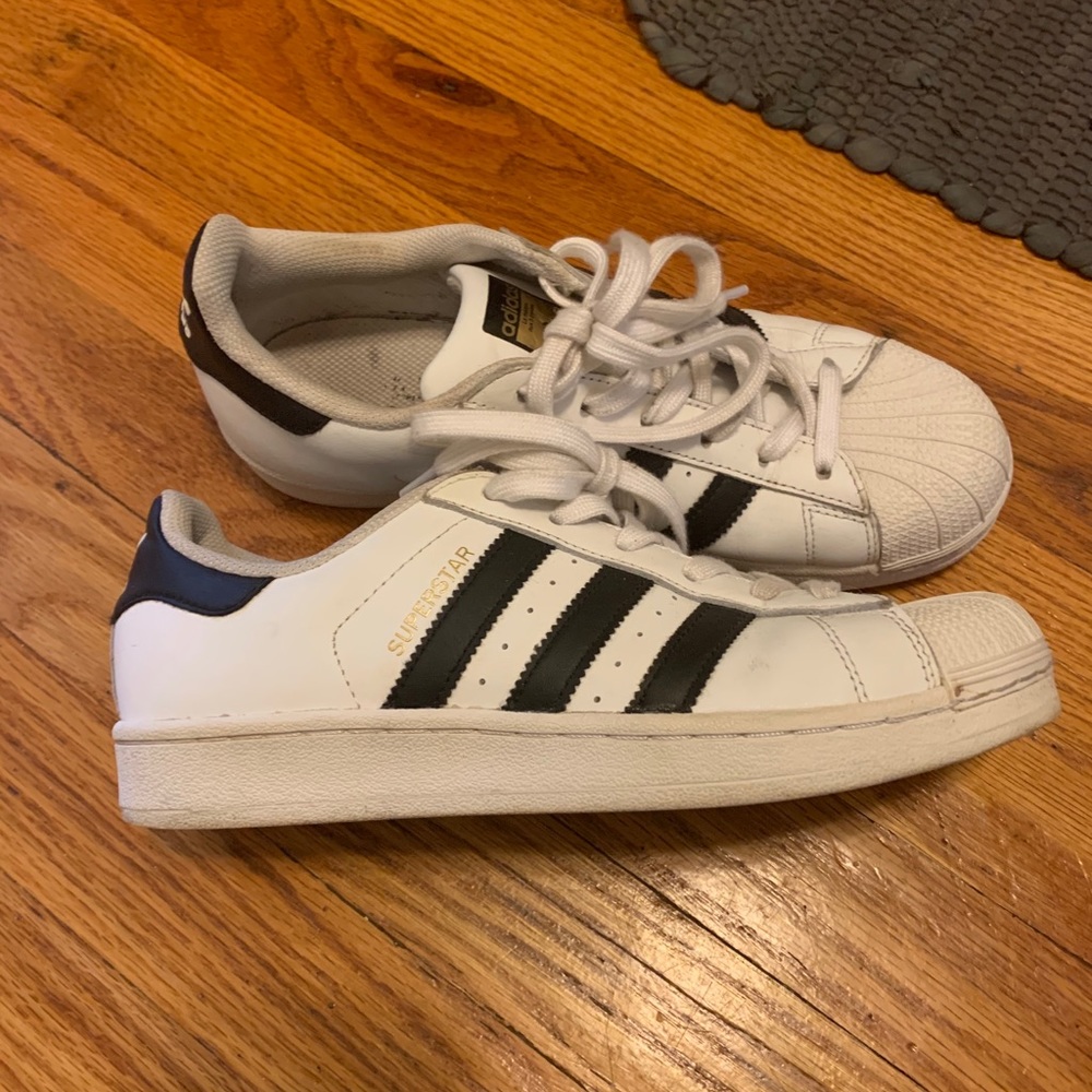 Adidas superstar size 7 1/2